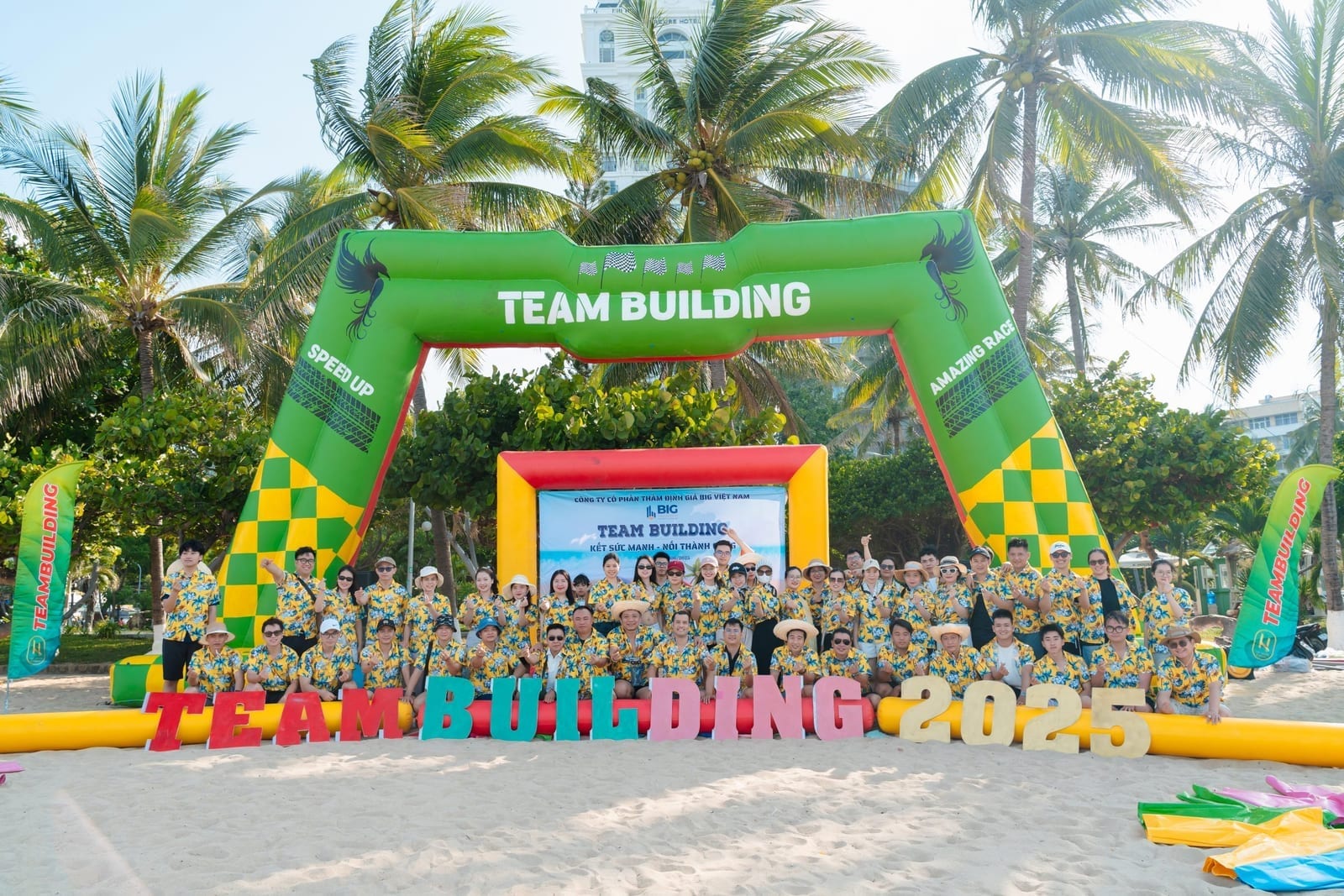 Hành trình team Building “Gắn kết ba miền”